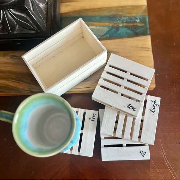 Mini Pallet & Crate Coaster Set Live Laugh Love White wash. 4 Coasters w/crate - Picture 5 of 5